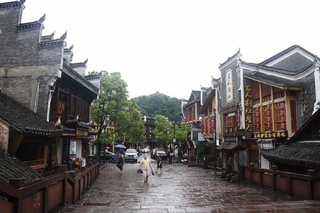 电车自驾云南219，160公里开了10个小时，路况烂得把车都搞坏了